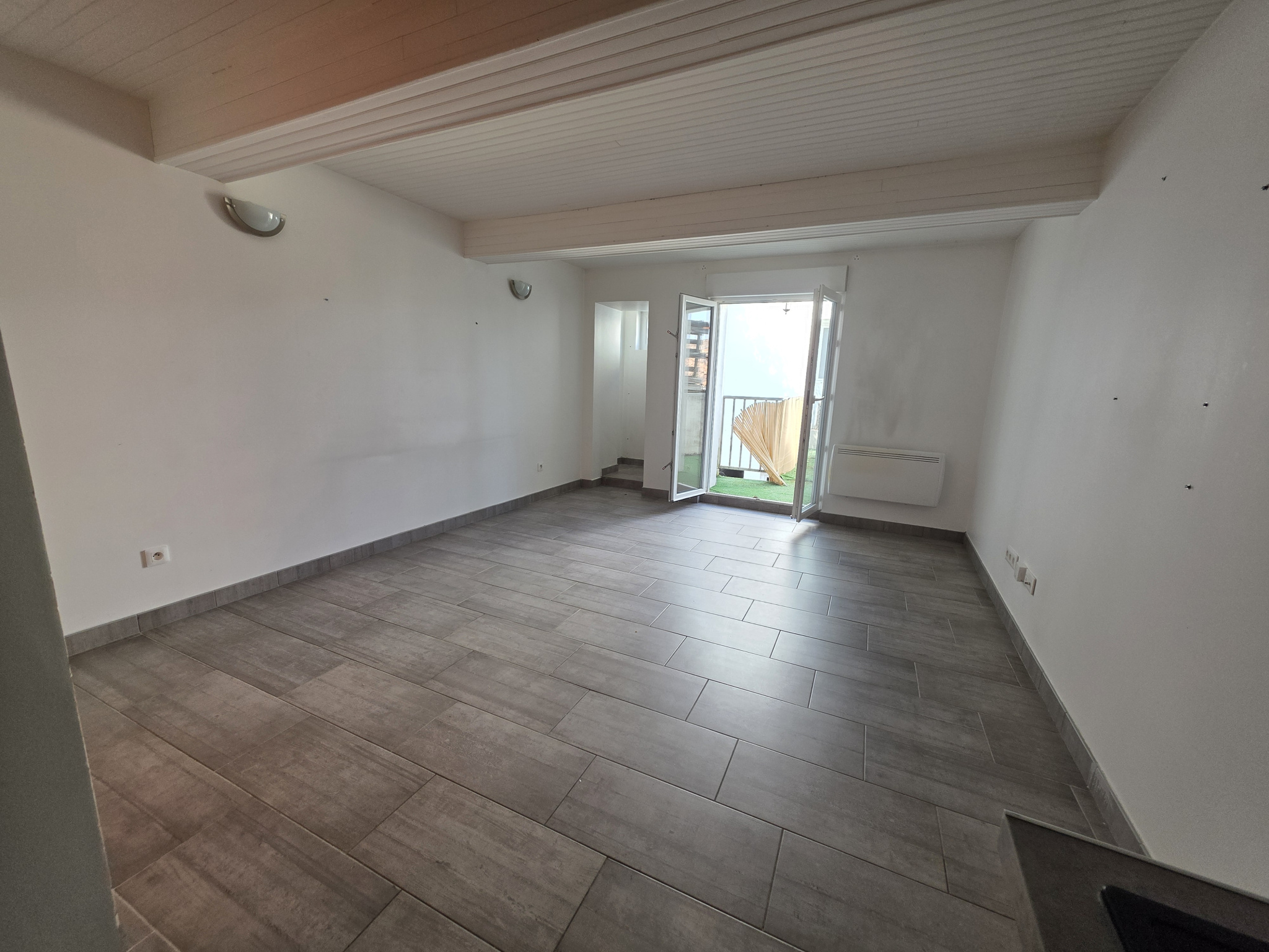Appartement duplex 4 pièces avec terrasse privative   Centre-ville de Saverdun